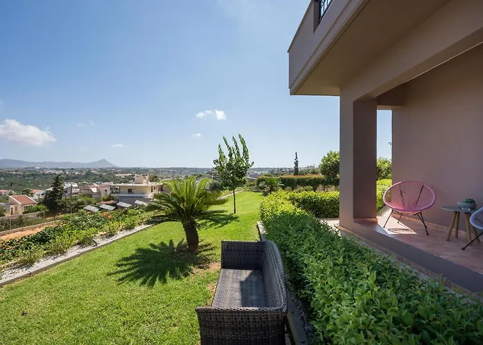 Tholos Apartments